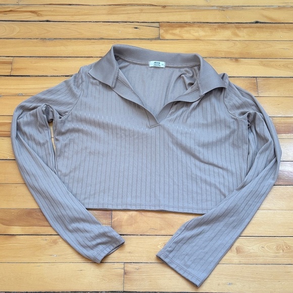 Ardene Tops - 🎉4/30$🎉 Ardene Taupe Ribbed Crop Top